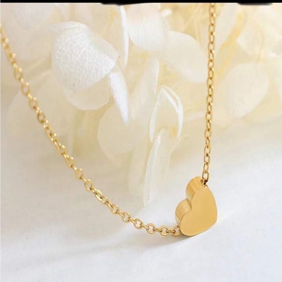 Yellow/Gold Heart Pendant Necklace - Picture 5 of 13